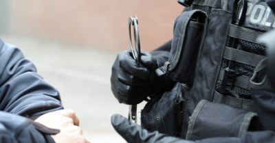 Mężczyzna, który zaatakował pasażerkę autobusu usłyszał zarzuty